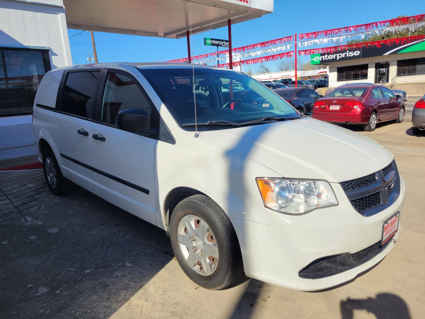 2013 WHITE Dodge Cargo Van Base (2C4JRGAG7DR) with an 3.6L V6 DOHC 24V engine, 4-Speed Automatic transmission, located at 503 West Court, Seguin, TX, 78155, (830) 379-3373, 29.568621, -97.969803 - 2013 Dodge Cargo Van Base with a 3.6L V6 DOHC 24V, Automatic, Tilt, Cruise, CD/AUX Stereo, Power Windows, Locks and Side Mirrors, Dual Climate Control, Tinted Windows, Custom Vinyl Paneled Flooring, Built in Rear Shelving, Cage Divider, Rear Wiper, Rear Defroster and more!! - Photo#1